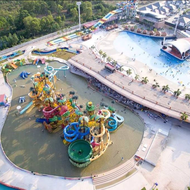 ไดโนวอเตอร์พาร์ค (Dino Water Park)