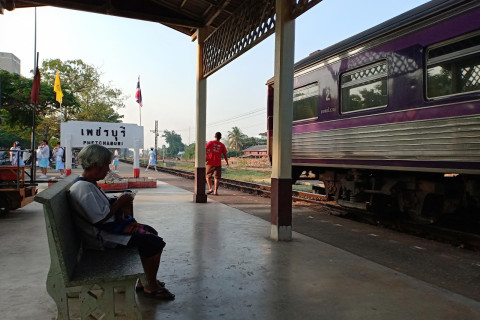 สถานีรถไฟเพชรบุรี (Phetchaburi Railway Station) Photo 4 of 5