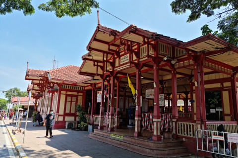 สถานีรถไฟหัวหิน (Hua Hin Railway Station)