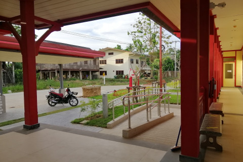 สถานีรถไฟวังก์พง (Wang Pong Railway Station) Photo 2 of 5