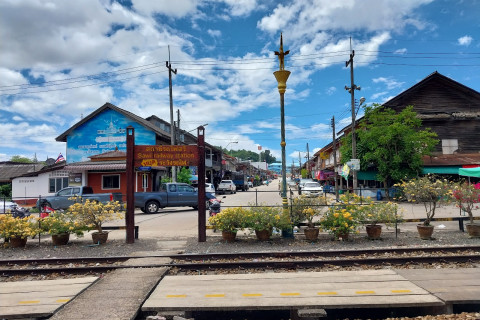 สถานีรถไฟสวี (Sawi Railway Station) Photo 2 of 5