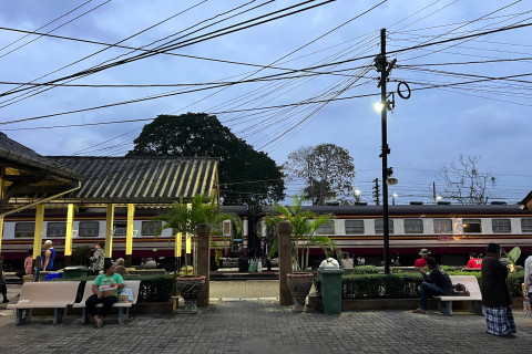สถานีรถไฟหลังสวน (Lang Suan Railway Station)