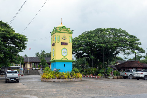 สถานีรถไฟท่าชนะ (Tha Chana Railway Station)