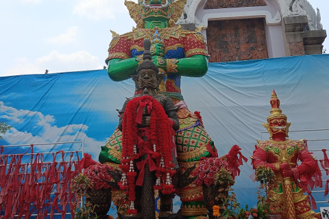 วัดศาลาลอย นครราชสีมา (Wat Sala Loy Nakhon Ratchasima) Photo 5 of 5