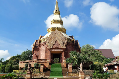 วัดป่าสาลวัน (หลวงพ่อพุธ) (Wat Pa Salawan (Luang Pho Put)) Photo 1 of 5