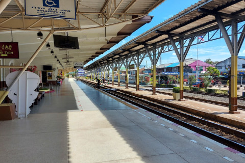 สถานีรถไฟศรีสะเกษ (Sisaket Railway Station) Photo 1 of 5