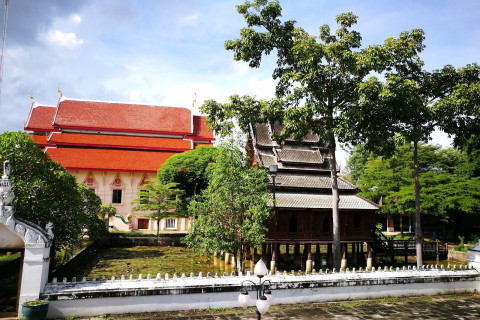 วัดทุ่งศรีเมือง (Wat Thung Si Muang) Photo 2 of 5