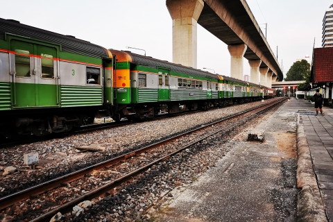 สถานีรถไฟคลองตัน (Khlong Tan Railway Station) Photo 3 of 5