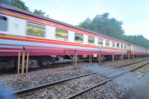 สถานีรถไฟสามเสน Photo 2 of 5
