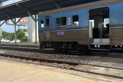 สถานีรถไฟซอยวัดลานบุญ Photo 4 of 5