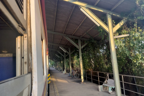 สถานีรถไฟซอยวัดลานบุญ Photo 1 of 5
