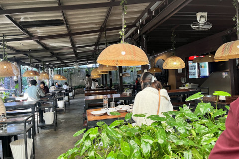 นิมมานเหมินทร์ (Nimmanhaemin Road) Photo 3 of 5