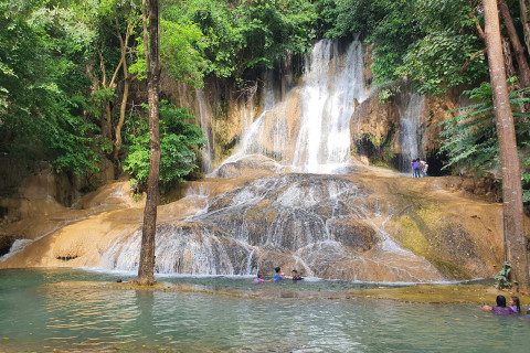 น้ำตกไทรโยคน้อย (น้ำตกเขาพัง) (Sai Yok Noi Waterfall) Photo 1 of 5