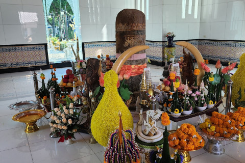 ศาลหลักเมือง ขอนแก่น (Khon Kaen City Pillar Shrine) Photo 5 of 5