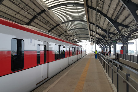สถานีรถไฟรังสิต (Rangsit Railway Station) Photo 2 of 5