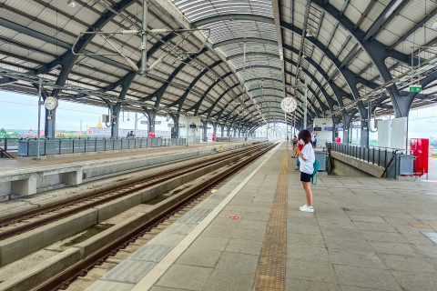 สถานีรถไฟรังสิต (Rangsit Railway Station) Photo 1 of 5