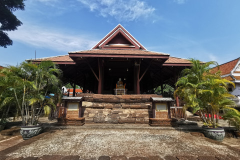 วัดมหาธาตุ (Wat Mahathat) Photo 4 of 5