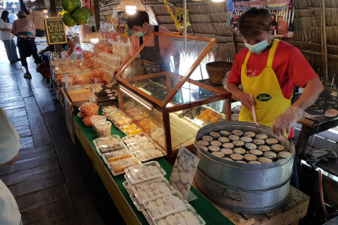 ตลาดน้ำอโยธยา (Ayothaya Floating Market) Photo 2 of 5