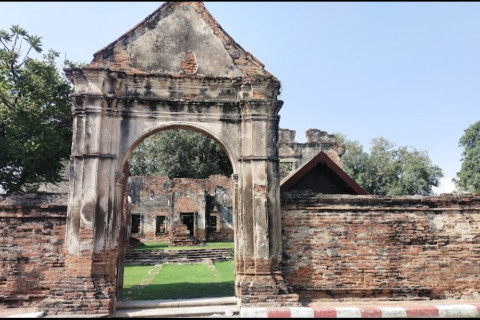 บ้านหลวงรับราชทูต (บ้านวิชาเยนทร์) (Ban Wichayen (Ambassadors House))