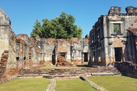 บ้านหลวงรับราชทูต (บ้านวิชาเยนทร์) (Ban Wichayen (Ambassadors House))