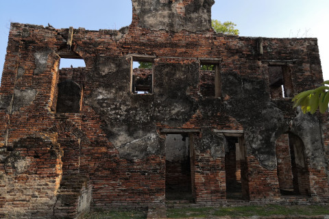 บ้านหลวงรับราชทูต (บ้านวิชาเยนทร์) (Ban Wichayen (Ambassadors House))