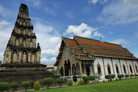 วัดจามเทวี (Wat Cham Thewi) Photo 1 of 5