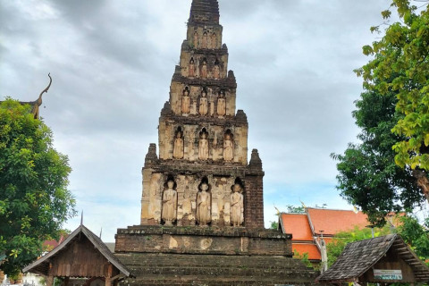 วัดจามเทวี (Wat Cham Thewi) Photo 3 of 5