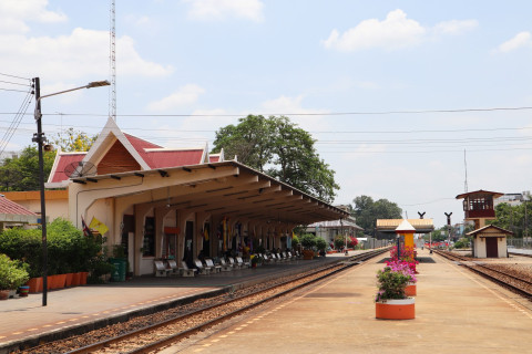 สถานีรถไฟนครปฐม (Nakhon Pathom Railway Station)