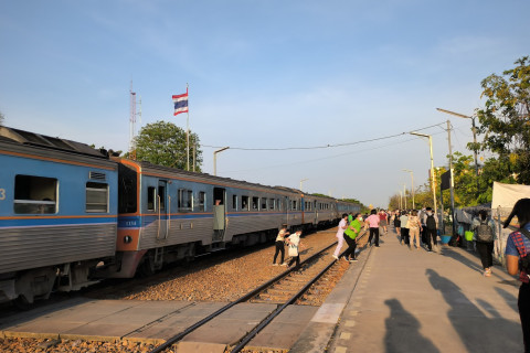 สถานีรถไฟศาลายา (Salaya Railway Station)