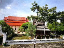 วัดทุ่งศรีเมือง (Wat Thung Si Muang) Photo 2 of 5
