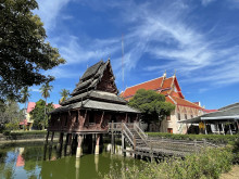 วัดทุ่งศรีเมือง (Wat Thung Si Muang) Photo 1 of 5
