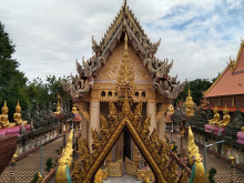 วัดใต้พระเจ้าใหญ่องค์ตื้อ (Wat Tai Phra Chao Yai Ong Tue) Photo 1 of 5