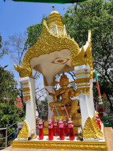 วัดพระใหญ่ (Wat Phra Yai) Photo 5 of 5