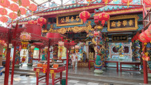ศาลหลักเมืองสุพรรณบุรี (Suphanburi City Pillar Shrine) Photo 3 of 5