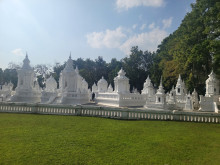 วัดสวนดอก พระอารามหลวงราชวรวิหาร (Wat Suan Dok Royal Temple) Photo 2 of 5