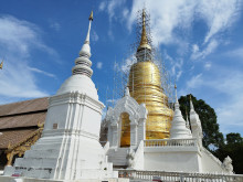 วัดสวนดอก พระอารามหลวงราชวรวิหาร (Wat Suan Dok Royal Temple) Photo 1 of 5